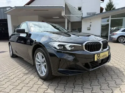 Gebraucht BMW 320 Sport Line 190 PS (139 kW) 2023 Schwarz Limousine