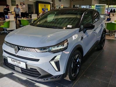 Rafalgrau metallic, black pea Gebraucht 2025 Renault Captur Techno SUV | 28.590 € (Fairer Preis)