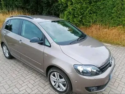 Gebraucht VW Golf Plus Match 122 PS (89 kW) 2013 Braun Van / Kleinbus