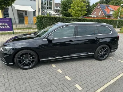 Gebraucht VW Passat Elegance 150 PS (110 kW) 2021 Schwarz Kombi
