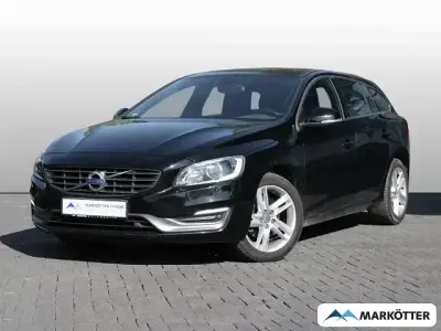 Gebraucht Volvo V60 Momentum 163 PS (119 kW) 2013 Black solid (stone) / solid Kombi