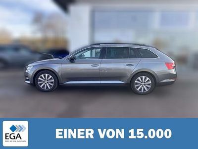 Grau metallic Gebraucht 2022 Skoda Superb Kombi | 27.770 € (Fairer Preis)