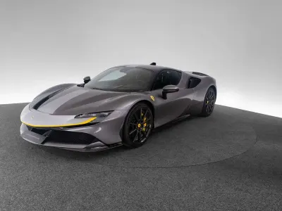 Gebraucht Ferrari SF90 999 PS (734 kW) 2022 Grau Coupé