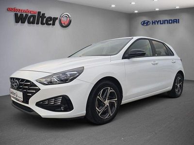 Polar white / sol Gebraucht 2021 Hyundai i30 Limousine | 18.490 € (Etwas zu teuer)
