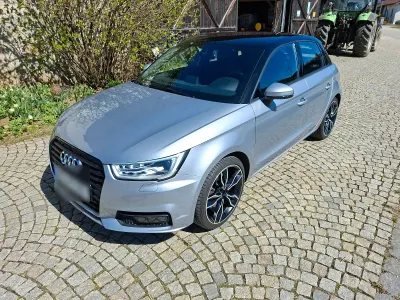 Gebraucht Audi A1 Sportback Ambiente 125 PS (91 kW) 2017 Silber Kleinwagen