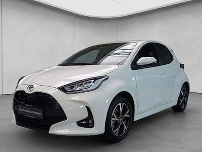 Neu Toyota Yaris Hybrid 116 PS (85 kW) 2025 Weiß Limousine