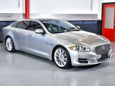 Käytetty Jaguar XJL Supercharged 470 HP (345 kW) 2011 Kulta Sedan