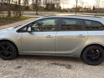 Gebraucht Opel Astra 105 PS (77 kW) 2011 Silber Kombi