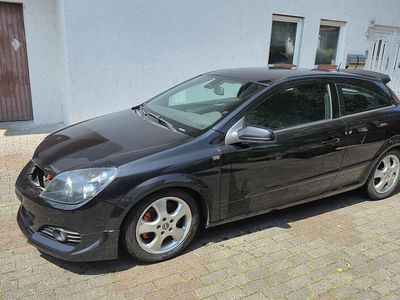 Usata Opel Astra GTC 299 CV (219 kW) 2005 Nero Coupé