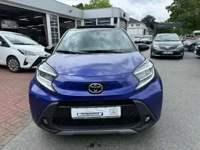 Gebraucht Toyota Aygo X X-plore 72 PS (52 kW) 2022 Juniper blue/black mica SUV
