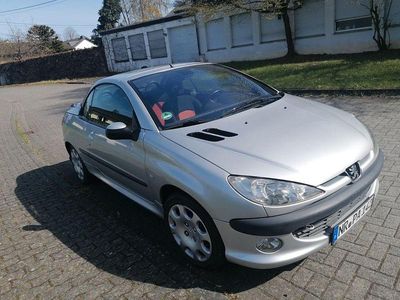 Gebraucht Peugeot 206 CC Filou 109 PS (80 kW) 2002 Grau Cabrio