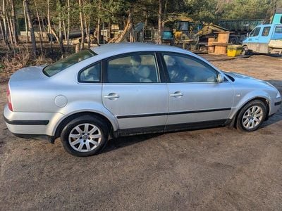 Usata VW Passat 130 CV (95 kW) 2003 Argento Berlina