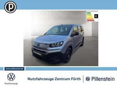 Neu Fiat Doblò 102 PS (75 kW) 2025 Grau Van / Kleinbus