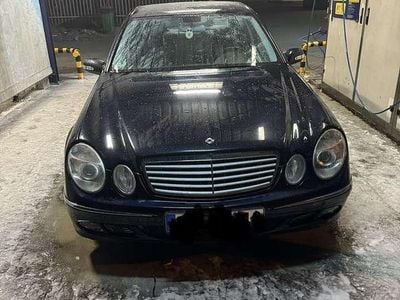 Blau Gebraucht 2003 Mercedes E200 Limousine | 4.000 € (Fairer Preis)