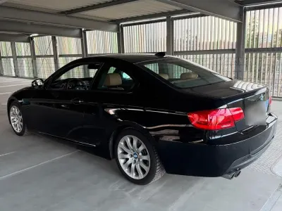 Gebraucht BMW 325 204 PS (150 kW) 2010 Schwarz Coupé