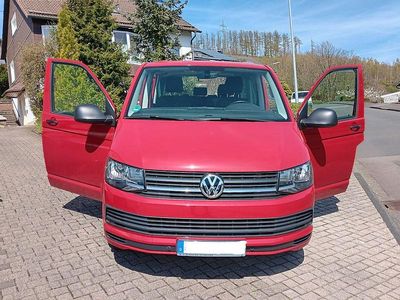 Second-hand VW T6 Trendline 114 CP (83 kW) 2018 Roșu Van