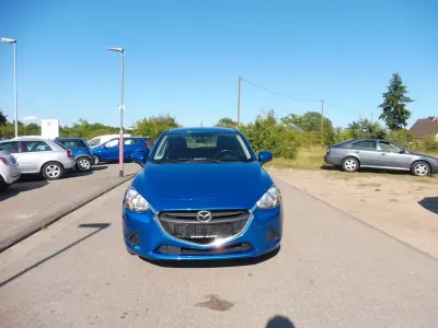 Gebraucht Mazda 2 Center-Line 90 PS (66 kW) 2015 Blau Limousine