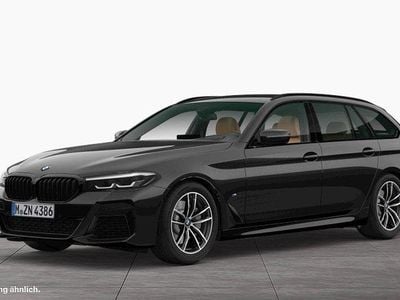 Gebraucht BMW 520 M Sport 190 PS (139 kW) 2023 Saphirschwarz Kombi