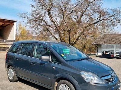 Gebraucht Opel Zafira Family 140 PS (102 kW) 2014 Grau Van / Kleinbus