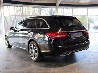 Usado Mercedes C250 Avantgarde 204 CV (150 kW) 2015 Negro Familiar