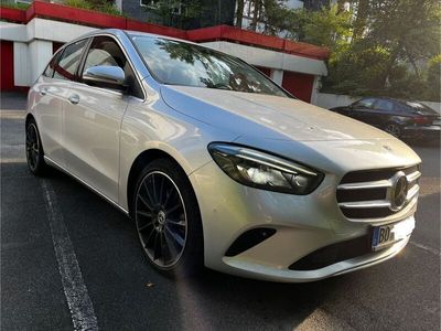 Mercedes B220