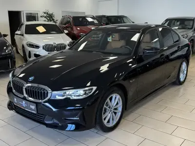 Gebraucht BMW 320e Advantage 113 PS (83 kW) 2022 Schwarz Limousine