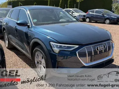 Usata Audi e-tron Ambiente 300 kW (408 CV) 2022 Blu SUV