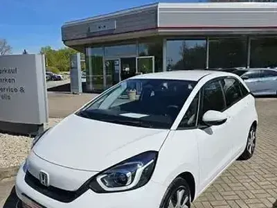 Käytetty Honda Jazz Elegance 109 HP (80 kW) 2022 Valkoinen Viistoperä