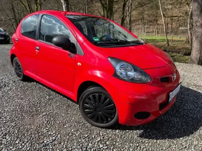 Brugt Toyota Aygo Basis 68 HK (50 kW) 2010 Rød Hatchback