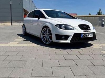 Weiß Gebraucht 2010 Seat Leon CUPRA Kleinwagen | 7.000 €