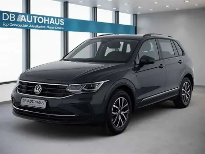 Gebraucht VW Tiguan Life 150 PS (110 kW) 2024 Grau SUV
