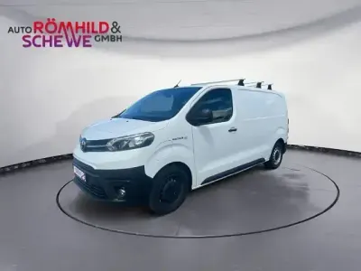 Gebraucht Toyota Proace Comfort 100 kW (136 PS) 2021 Schaumweiß Van / Kleinbus