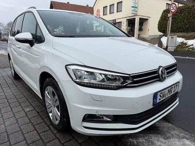 Weiß Gebraucht 2017 VW Touran Van / Kleinbus | 10.790 € (Teuer)