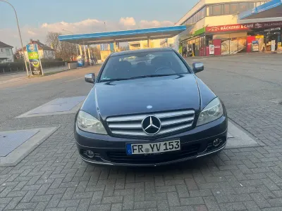 Gebraucht Mercedes C220 Elegance 170 PS (125 kW) 2007 Grau Limousine