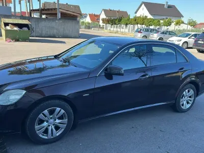 Gebraucht Mercedes E200 136 PS (100 kW) 2009 Andere farben Limousine
