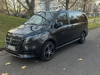 Gebraucht Mercedes V300 AMG 237 PS (174 kW) 2025 Grau Van / Kleinbus
