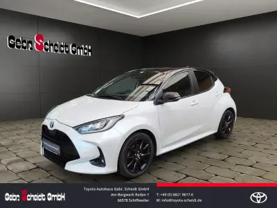 Gebraucht Toyota Yaris Hybrid Style 116 PS (85 kW) 2023 Weiß Limousine