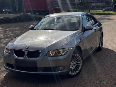 Gebraucht BMW 320 170 PS (125 kW) 2007 Silber Coupé