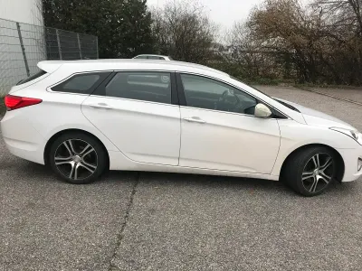 Gebraucht Hyundai i40 140 PS (102 kW) 2015 Weiß Kombi
