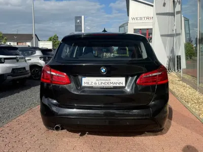 Gebraucht BMW 216 Active Tourer Sport Line 116 PS (85 kW) 2016 Schwarz Van / Kleinbus
