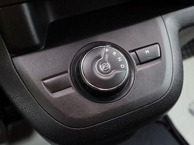 Second-hand Opel Zafira Life 144 CP (105 kW) 2022 Negru Monovolum