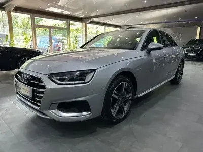 Gebraucht Audi A4 Advanced 235 PS (172 kW) 2022 Andere Limousine