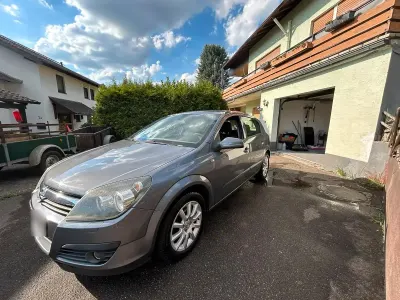 Gebraucht Opel Astra 105 PS (77 kW) 2006 Grau Limousine