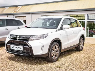 Neu Suzuki Vitara Club 110 PS (80 kW) 2026 Cool white pearl metallic SUV