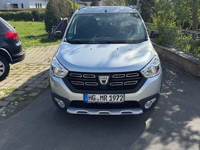 Second-hand Dacia Lodgy Stepway 131 CP (96 kW) 2020 Argintiu Monovolum