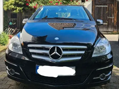 Gebraucht Mercedes B160 95 PS (69 kW) 2011 Schwarz Kleinwagen