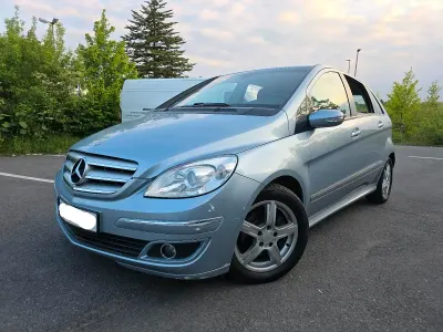 Używany Mercedes B200 140 KM (102 kW) 2006 Srebrny Minivan
