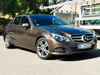 Gebraucht Mercedes E250 Avantgarde 211 PS (155 kW) 2014 Braun Limousine