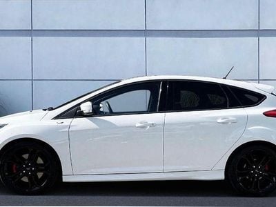 Weiß Gebraucht 2018 Ford Focus Sport Limousine | 16.300 € (Fairer Preis)