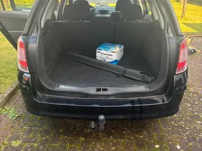 Gebraucht Opel Astra Selection 101 PS (74 kW) 2009 Schwarz Limousine